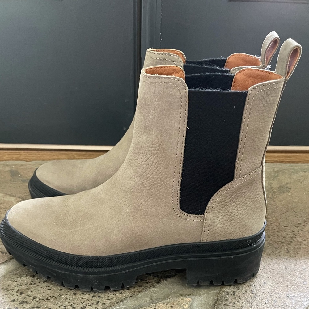 Lucky brand Chelsea boot
